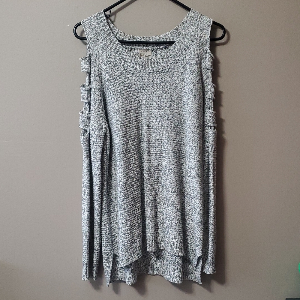 Como Vintage Black and White Knit Top